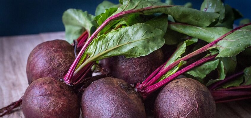 15 Everyday Foods to Nourish Your Skin Naturally